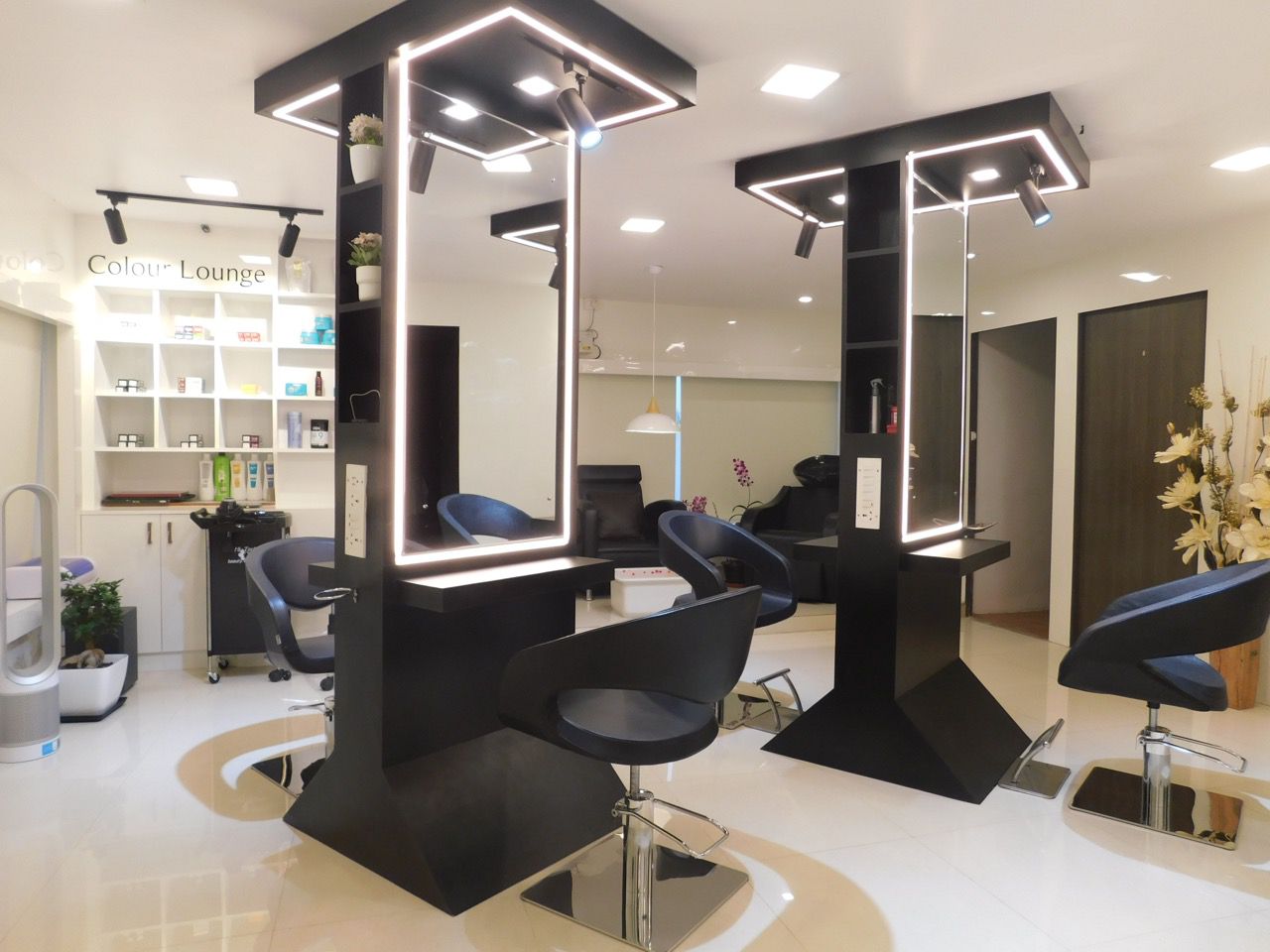 Modern salon station